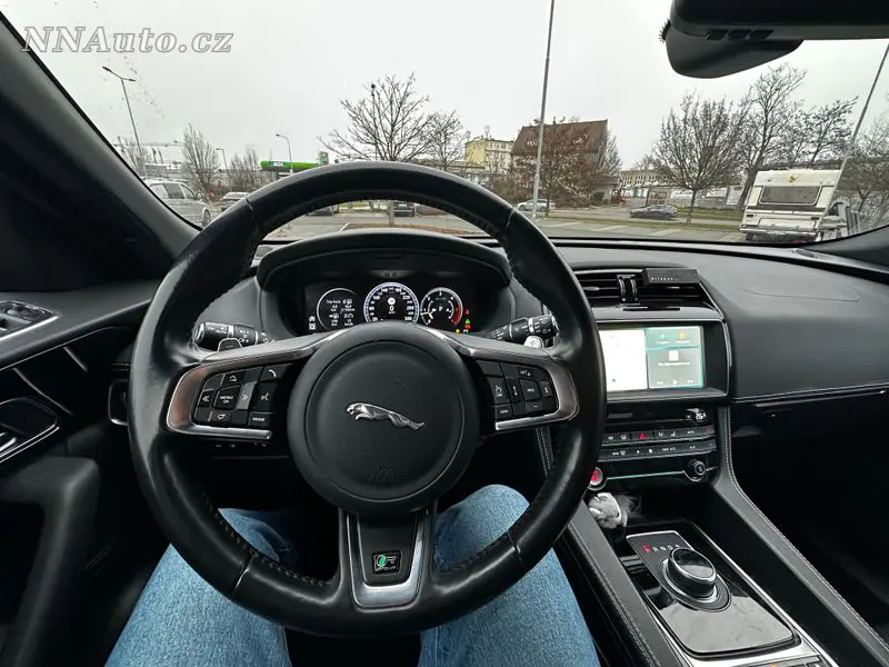 Jaguar F-Pace – foto 7
