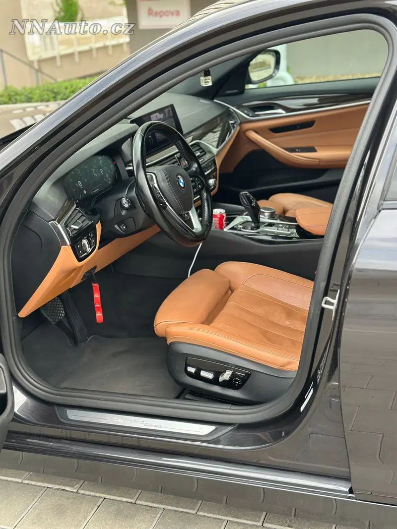 BMW 5 Series 2018 – fotografie vozu