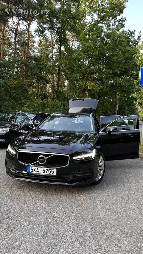 Volvo V-90