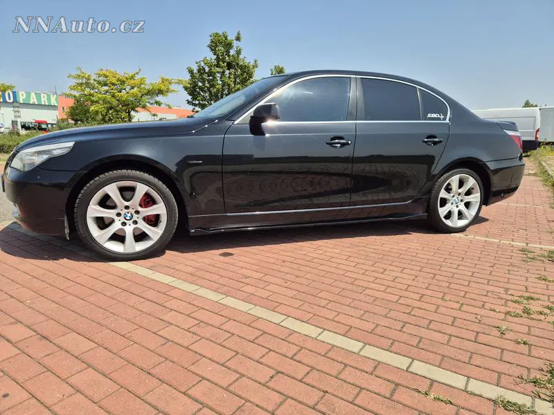 BMW 5 Series 2008 – fotografie vozu