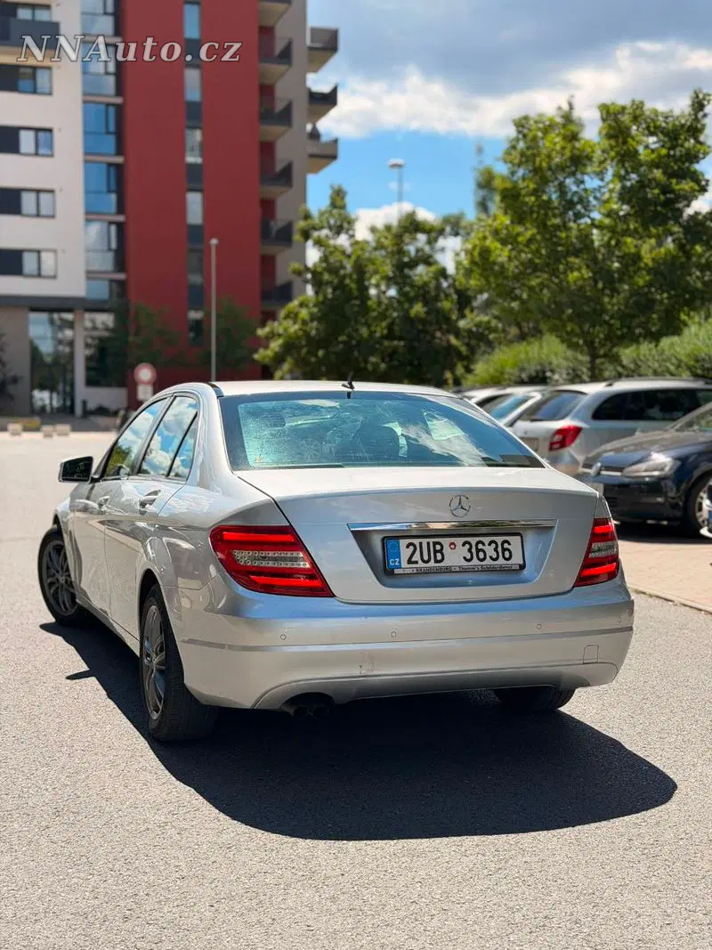 Mercedes-Benz V-Class 2012 – fotografie vozu