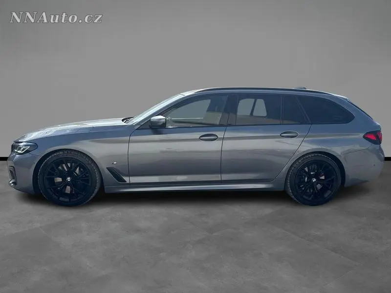 BMW 5 Series 2021 – fotografie vozu
