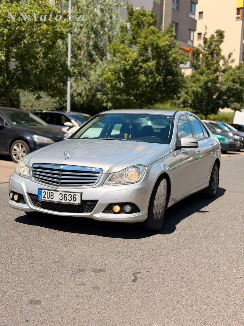 Mercedes-Benz V-Class 2012 – fotografie vozu