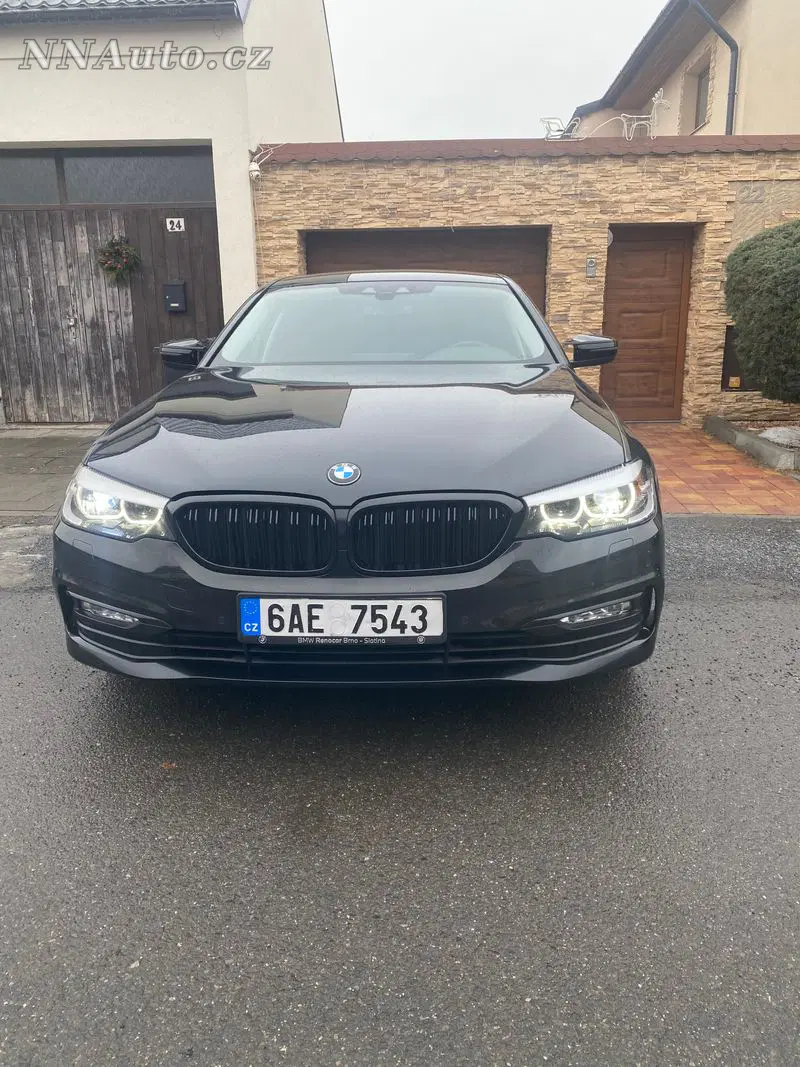 BMW 5 Series 2017 – fotografie vozu