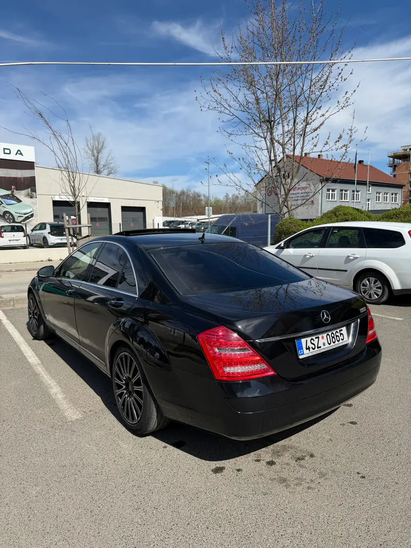 Mercedes-benz S-class 2009