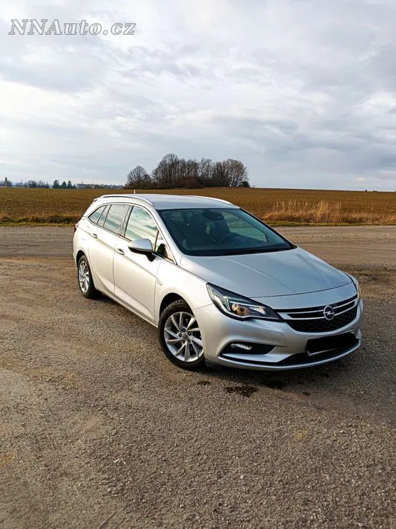 Opel Astra 2019 na prodej – hlavní fotografie