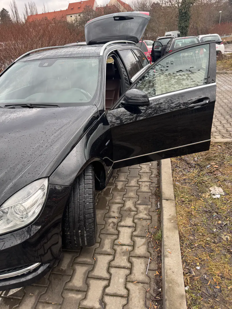 Mercedes-benz E-class 2011