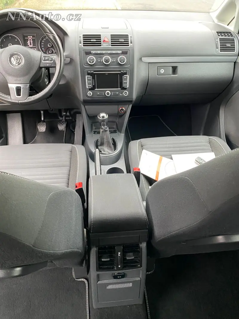 Volkswagen Touran – foto 10