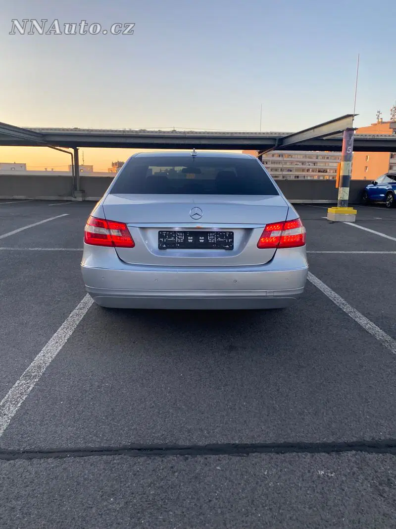 Mercedes-Benz E-Class 2009 – fotografie vozu