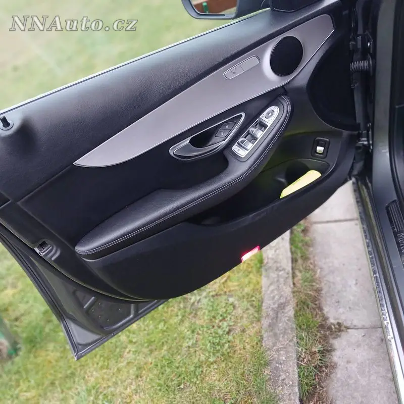 Mercedes-Benz C-Class 2019 – fotografie vozu