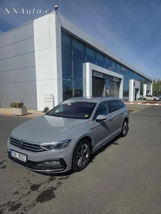 Volkswagen Passat Variant 2022 na prodej – hlavní fotografie