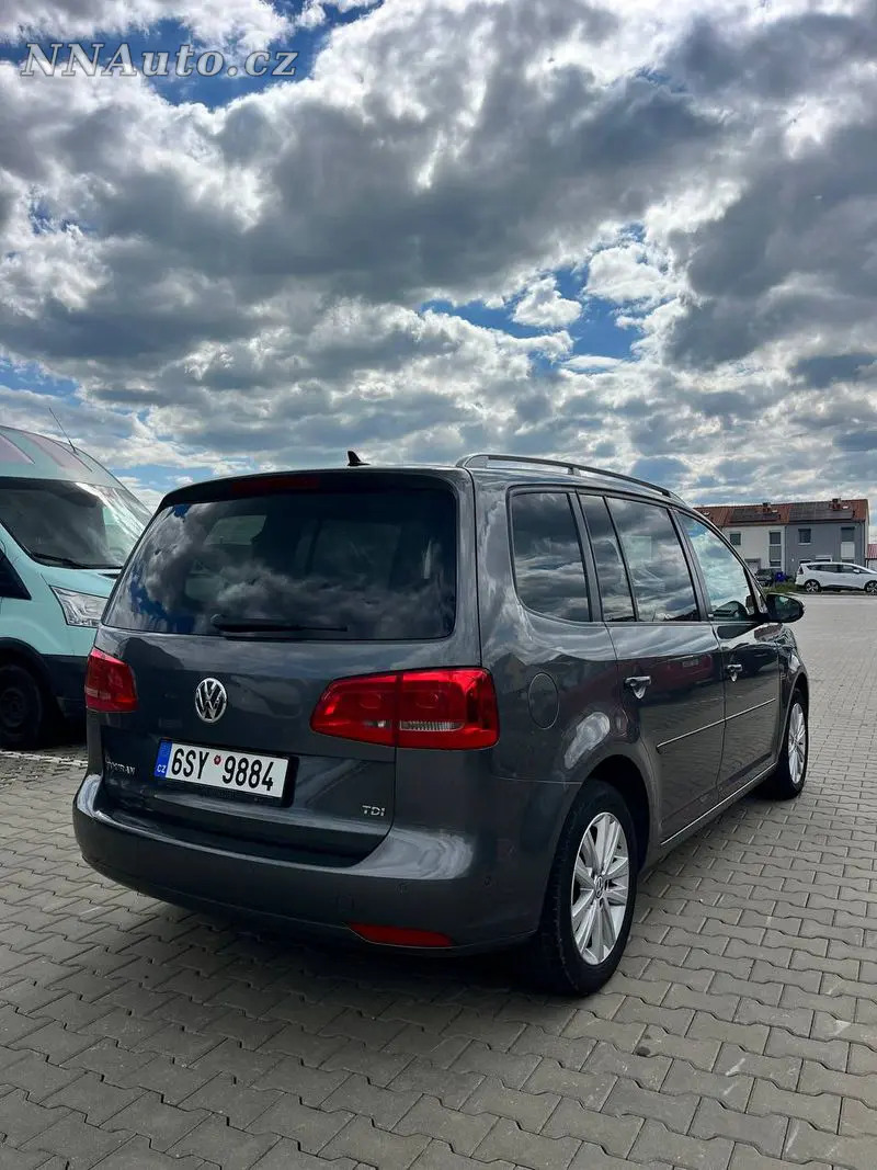 Volkswagen Touran 2012 – fotografie vozu