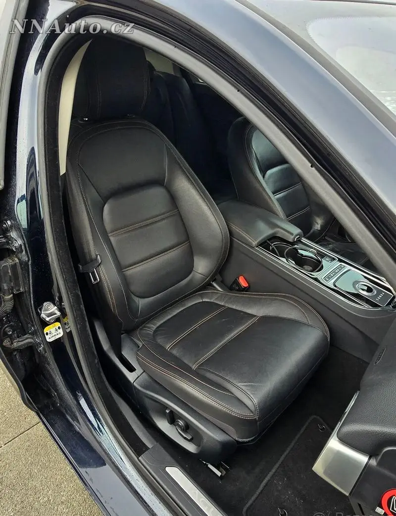 Jaguar Xe – foto 7