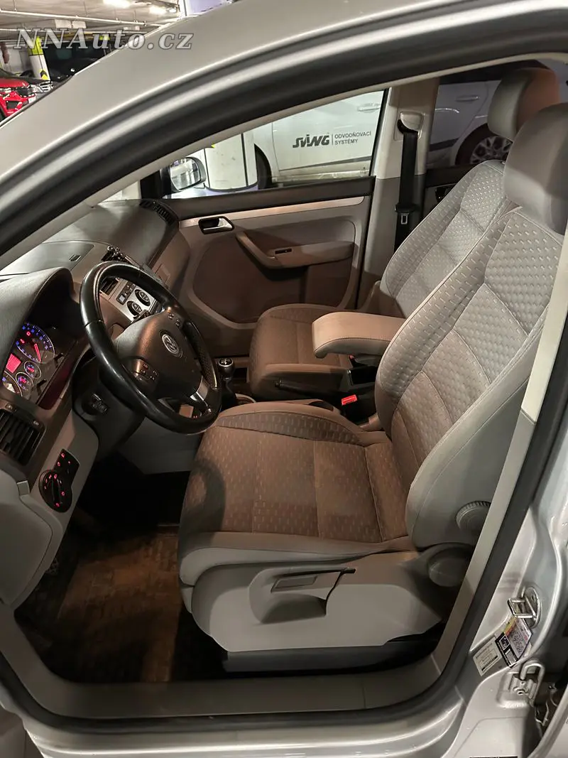 Volkswagen Touran – foto 9