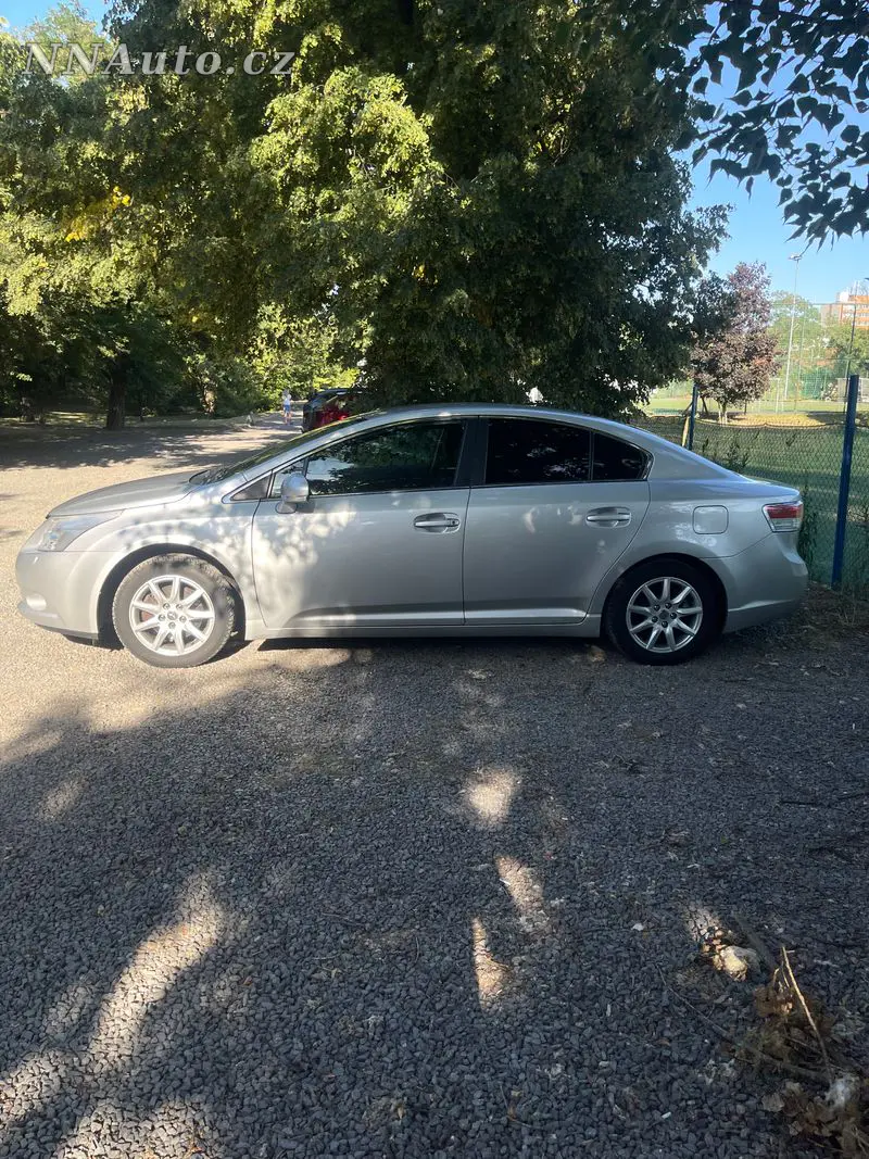 Toyota Avensis – foto 2