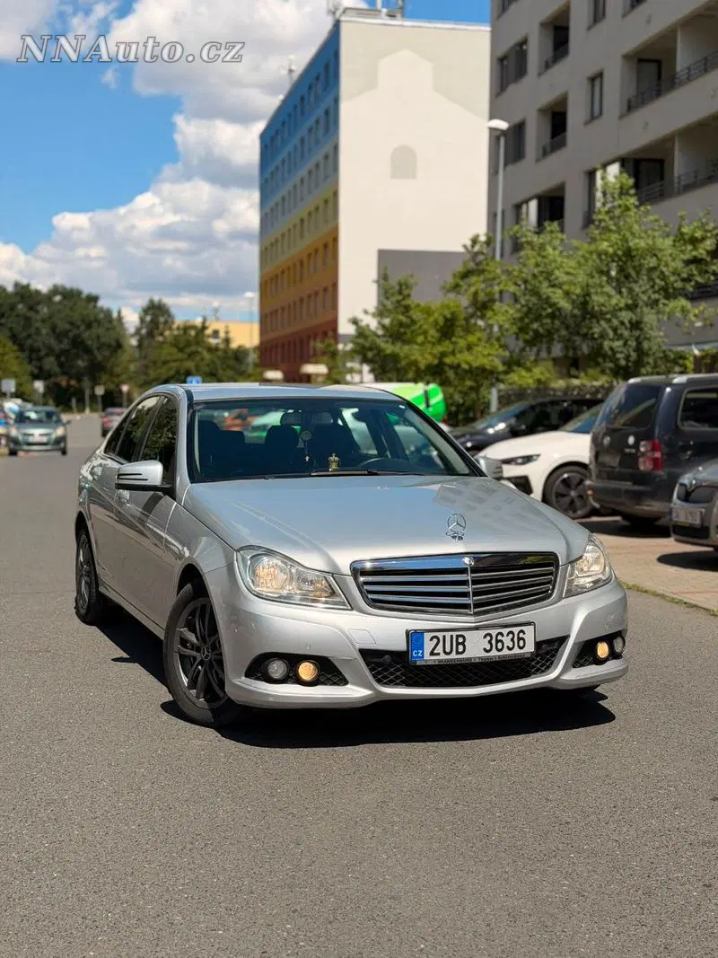 Mercedes-Benz V-Class 2012 – fotografie vozu