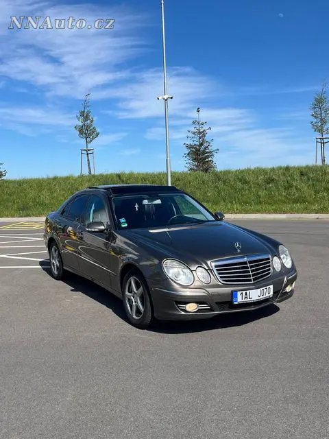 Mercedes Benz W211🦅
