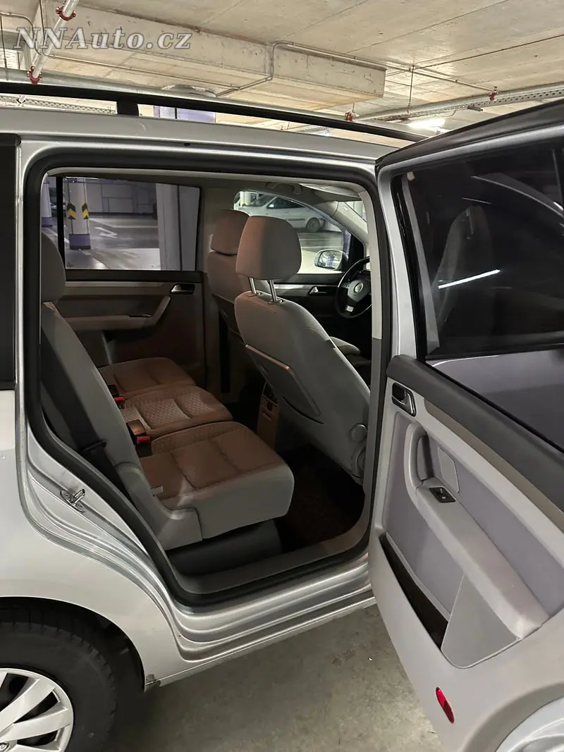 Volkswagen Touran – foto 8