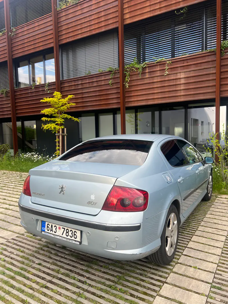 Peugeot 408 2005
