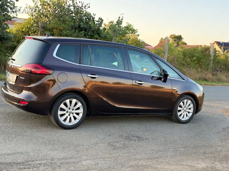Opel Zafira 2012 – fotografie vozu
