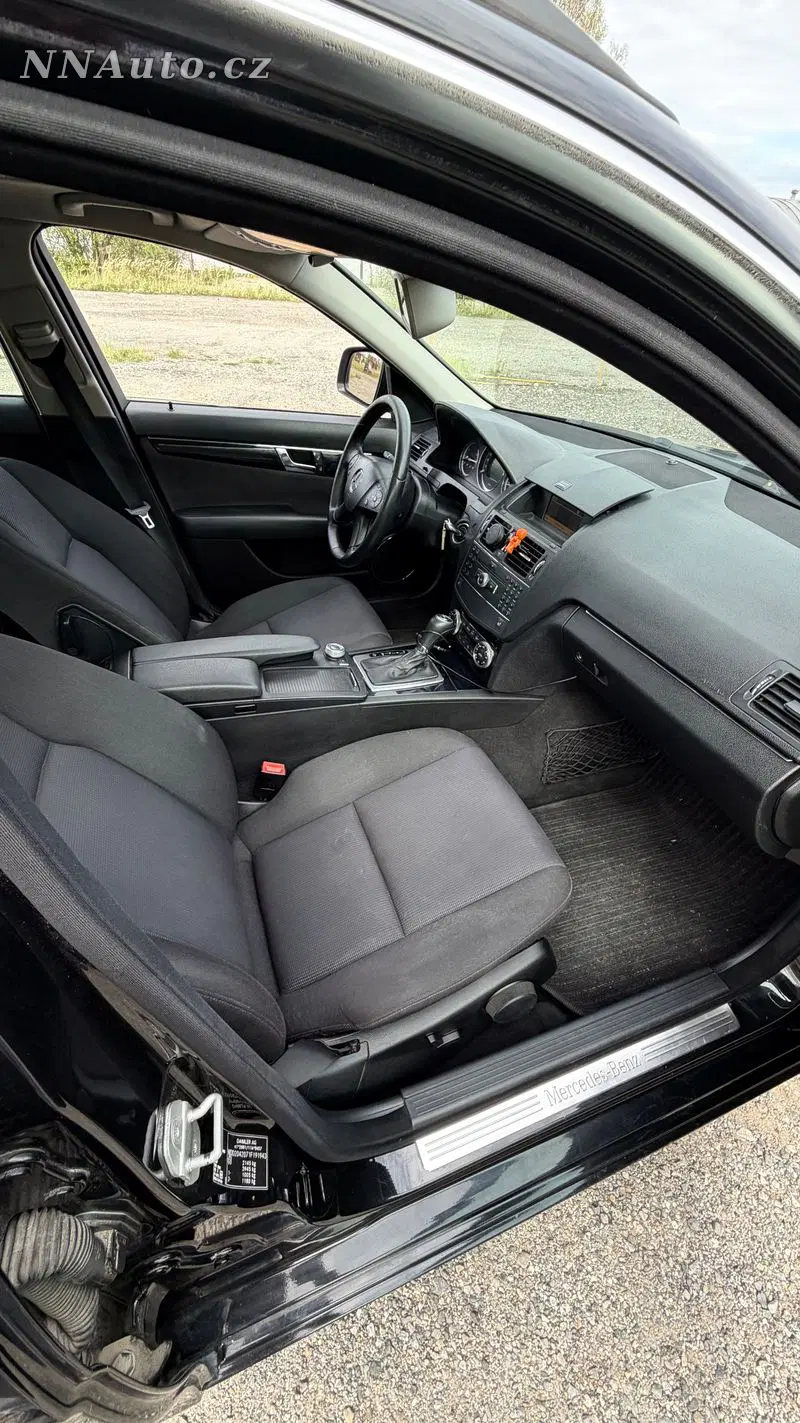 Mercedes-Benz C-Class 2008 – fotografie vozu