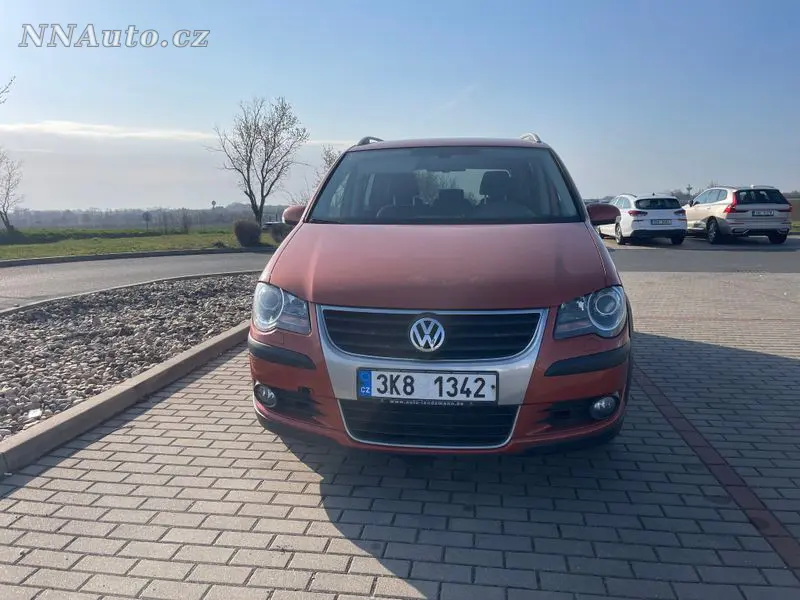 Volkswagen Touran – foto 2