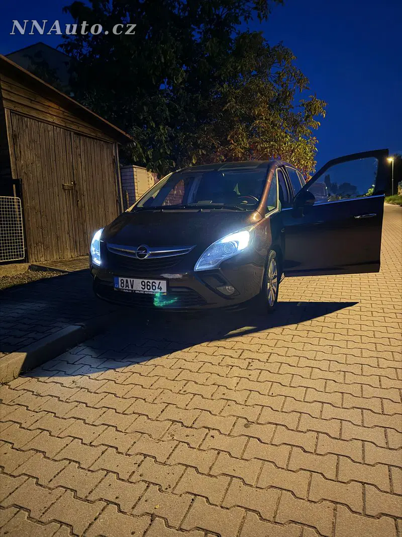 Opel Zafira 2012 – fotografie vozu