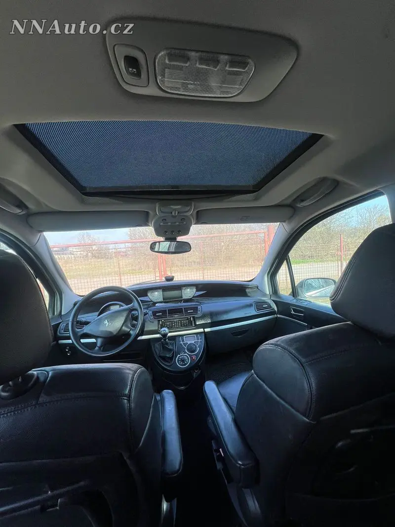 Peugeot E-2008 – foto 8