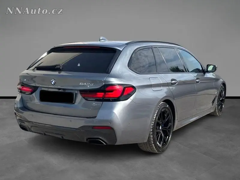 BMW 5 Series 2021 – fotografie vozu