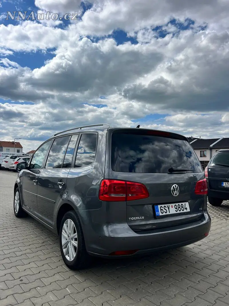 Volkswagen Touran 2012 – fotografie vozu