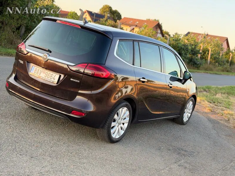 Opel Zafira 2012 – fotografie vozu