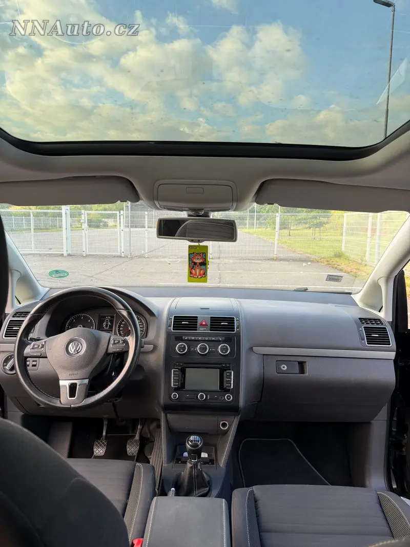 Volkswagen Touran – foto 2