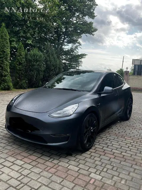 Tesla Model Y 1.6 l 2022
