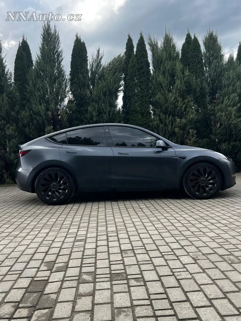 Tesla Model Y 2022 – fotografie vozu