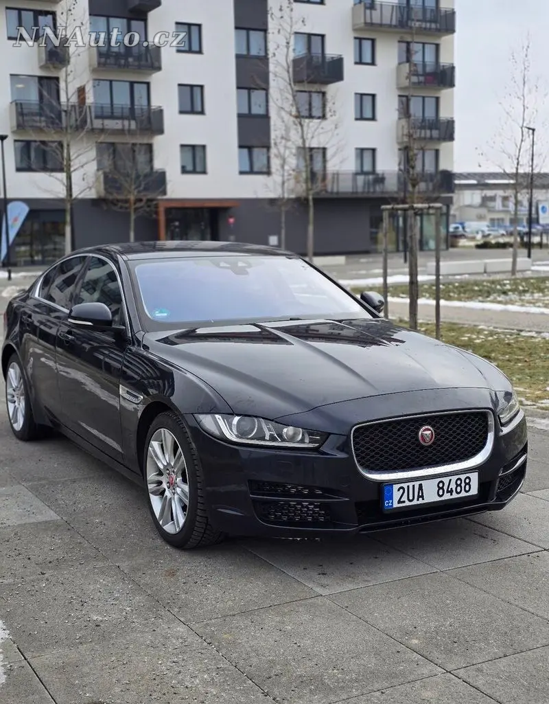 Jaguar Xe – foto 3