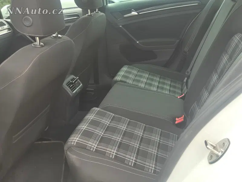 Volkswagen Golf 2016 – fotografie vozu