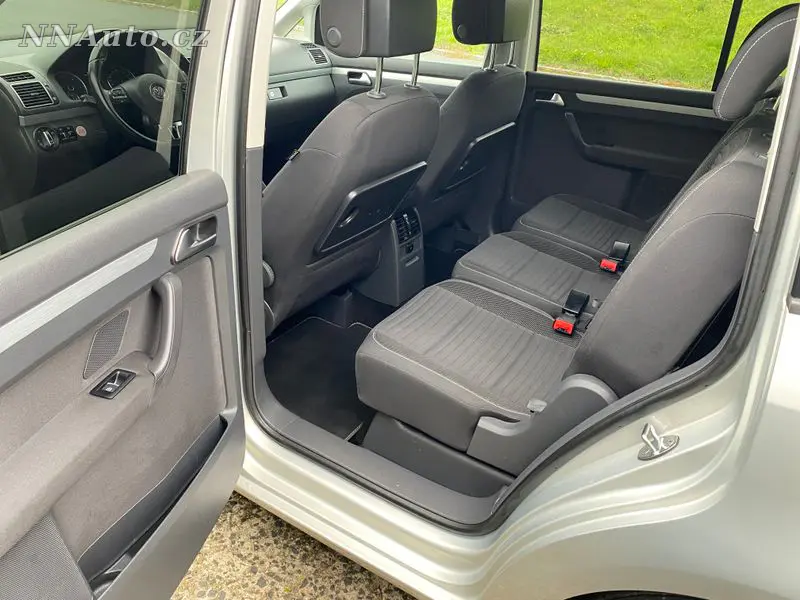 Volkswagen Touran – foto 9