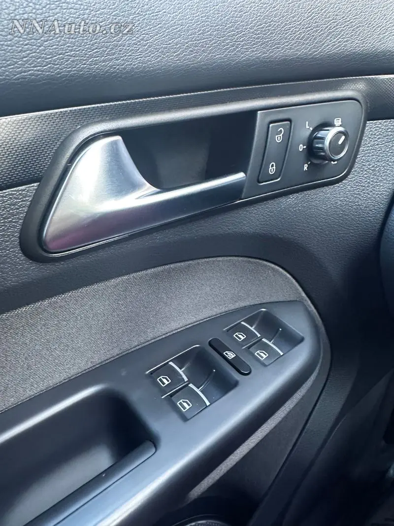 Volkswagen Touran – foto 9