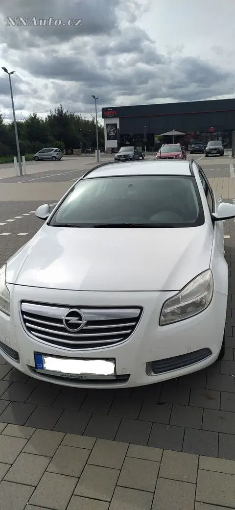 OPEL INSIGNIA 2.0 CDTI • STK 10/2026 • CHEB • 40 000 CZK