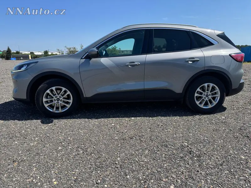 Ford Kuga 2023 – fotografie vozu